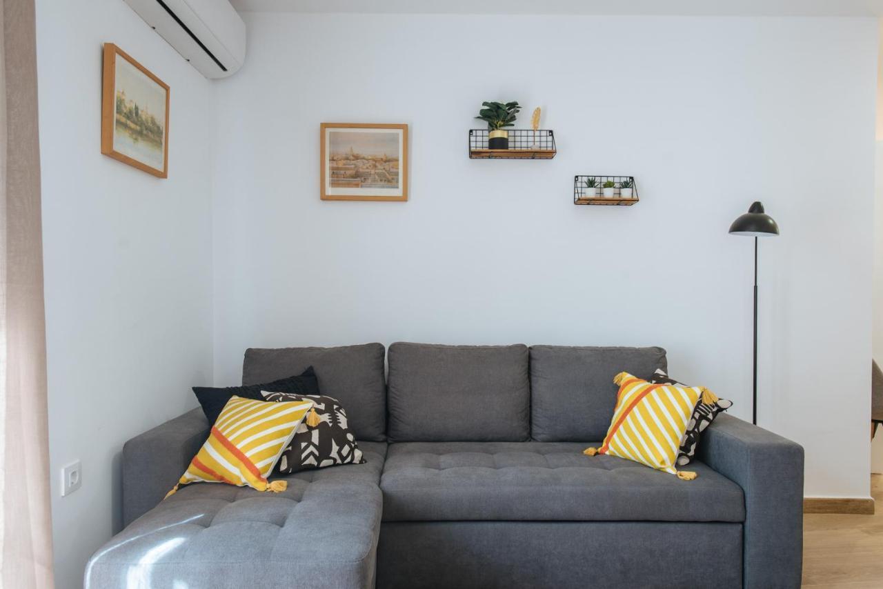 El Apartamento Del Reloj De Sol เซบีญา ภายนอก รูปภาพ